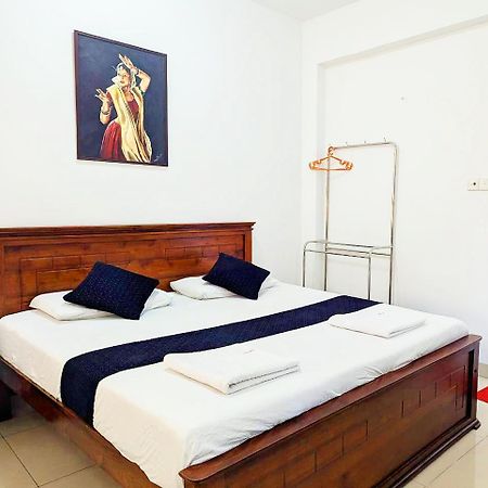 Reliance Hotel Boralesgamuwa Ngoại thất bức ảnh
