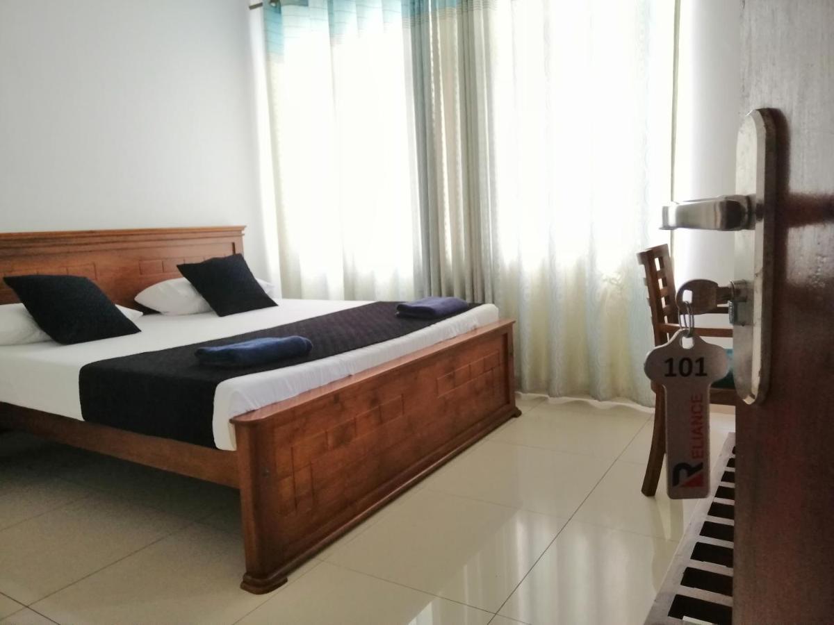 Reliance Hotel Boralesgamuwa Ngoại thất bức ảnh