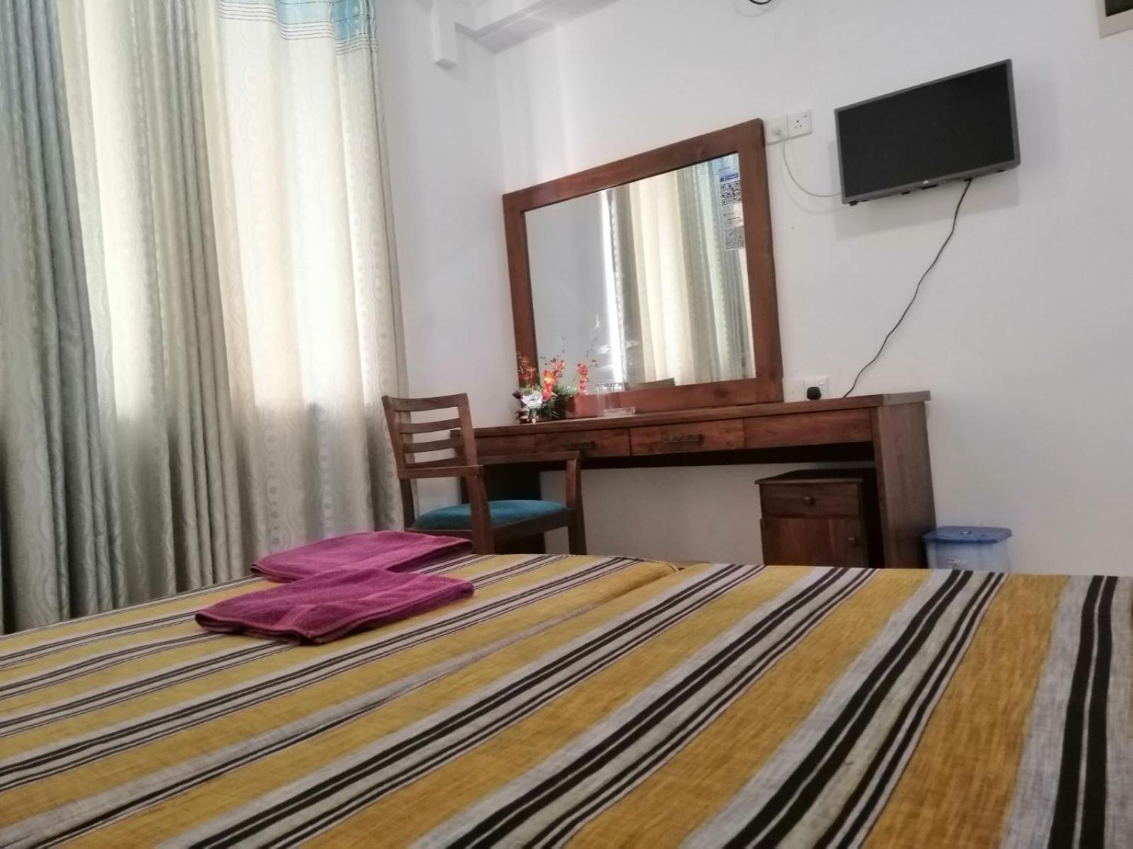 Reliance Hotel Boralesgamuwa Ngoại thất bức ảnh