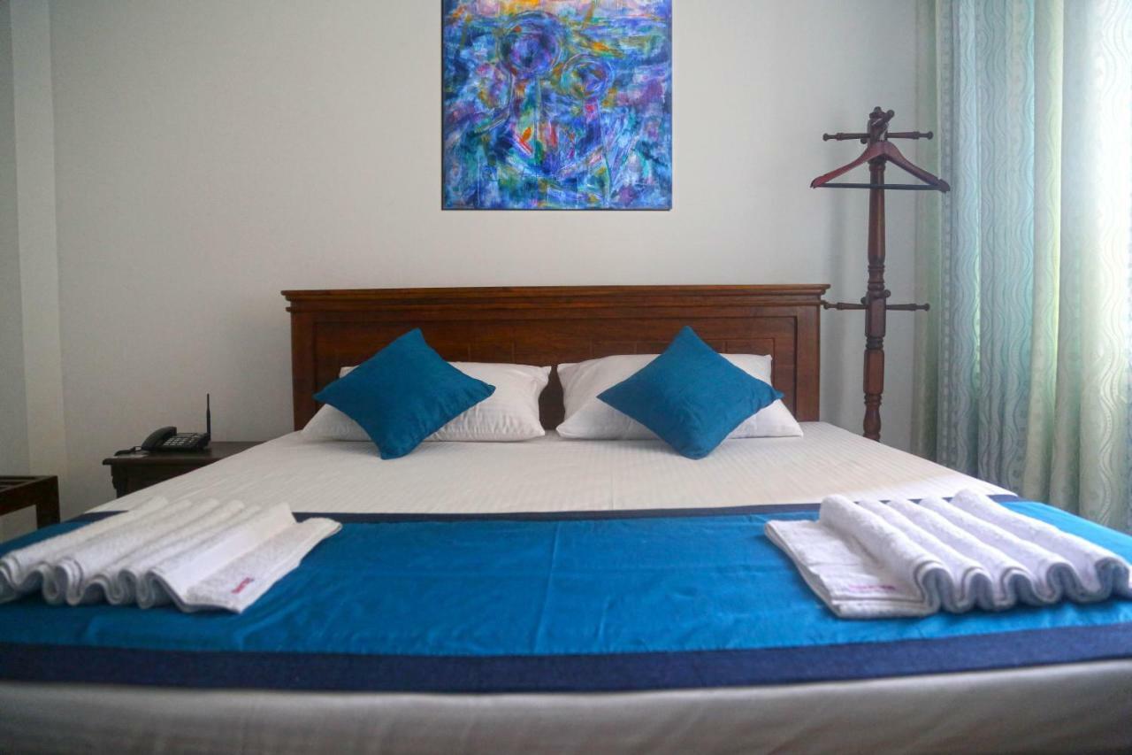 Reliance Hotel Boralesgamuwa Ngoại thất bức ảnh
