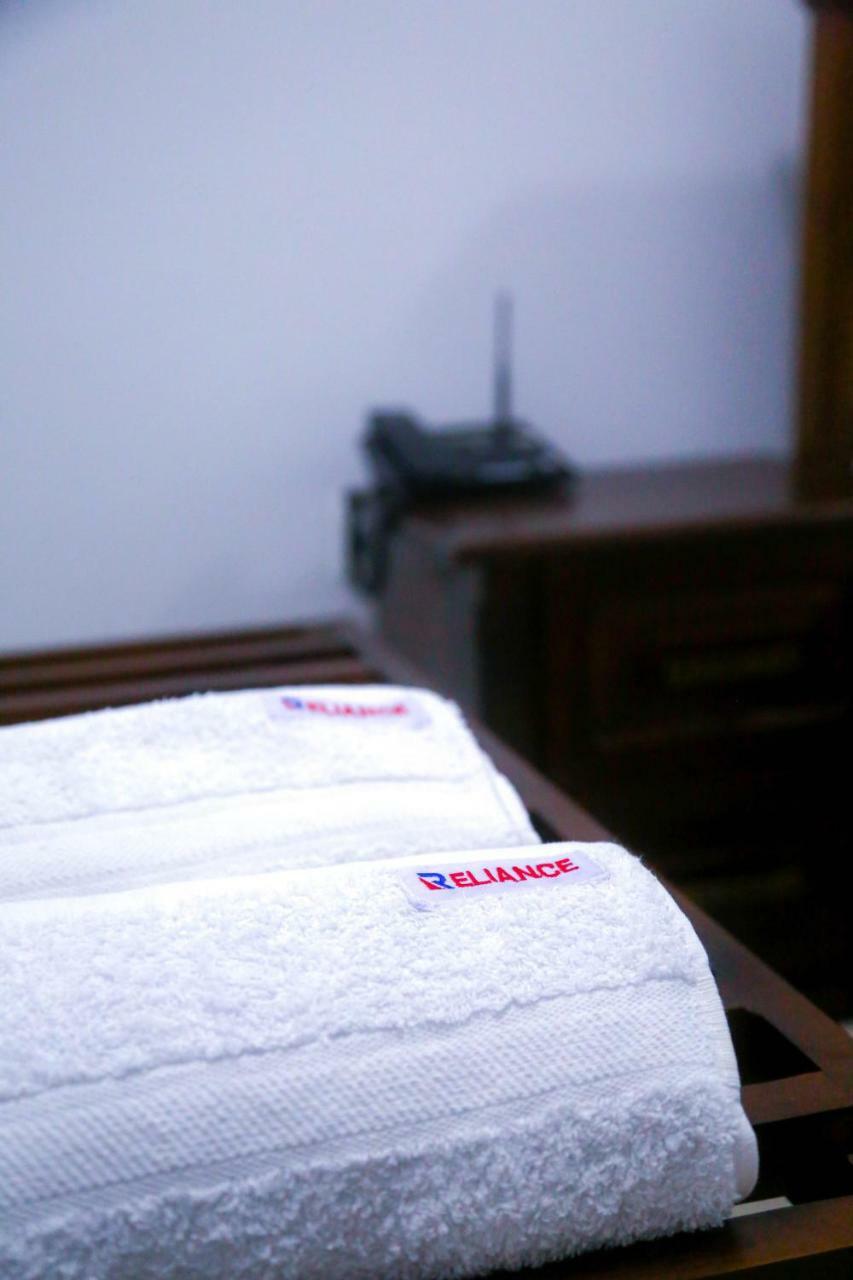 Reliance Hotel Boralesgamuwa Ngoại thất bức ảnh